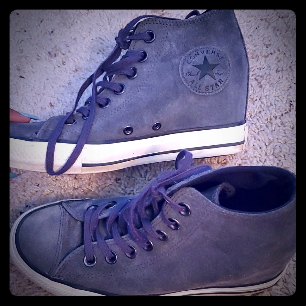 Converse with a lift
